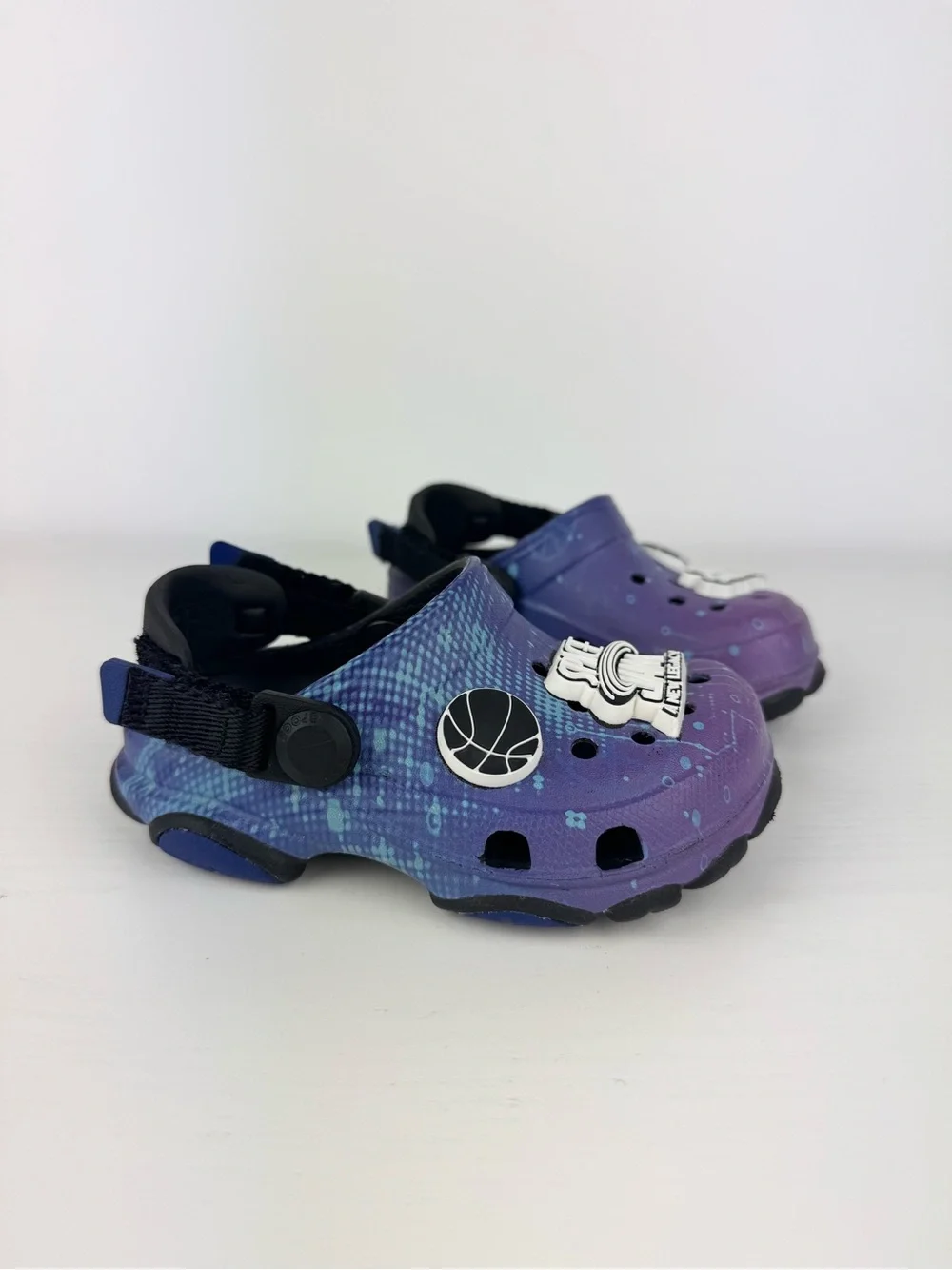 CROCS X Space Jam 2 Toddler Size 6C Clogs with Charms